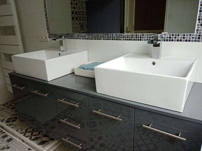 Bathroom 2, Le Rocher du Samoyede 1, Finistère