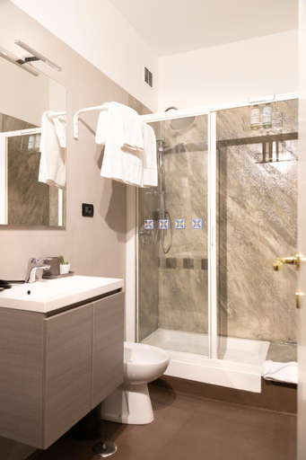 Bathroom 3, Fair Suite Roma Termini, Rome