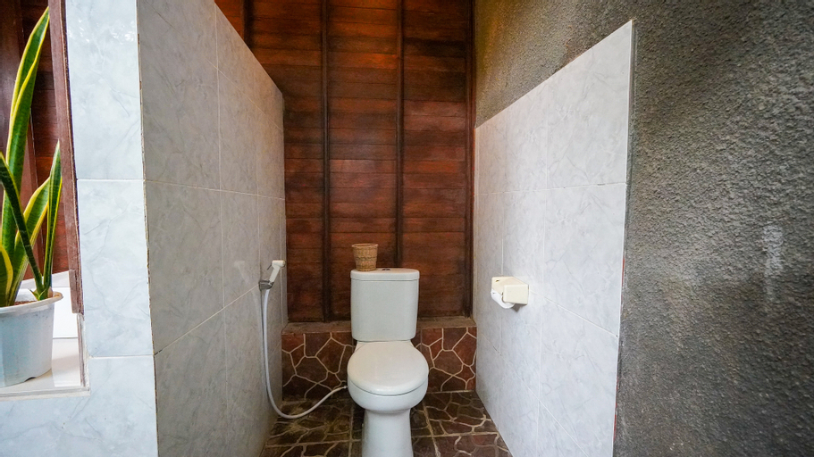 Bathroom 15