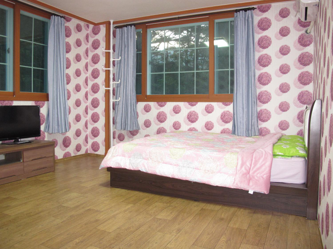 Bedroom 4, Green Valley, Sancheong