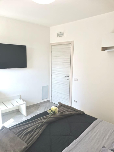 Others 5, LONATE ROOM, Varese
