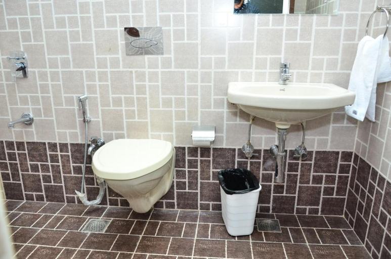 Bathroom 4, Mojo M Villa -Airport Boutique Hotel, Jaipur