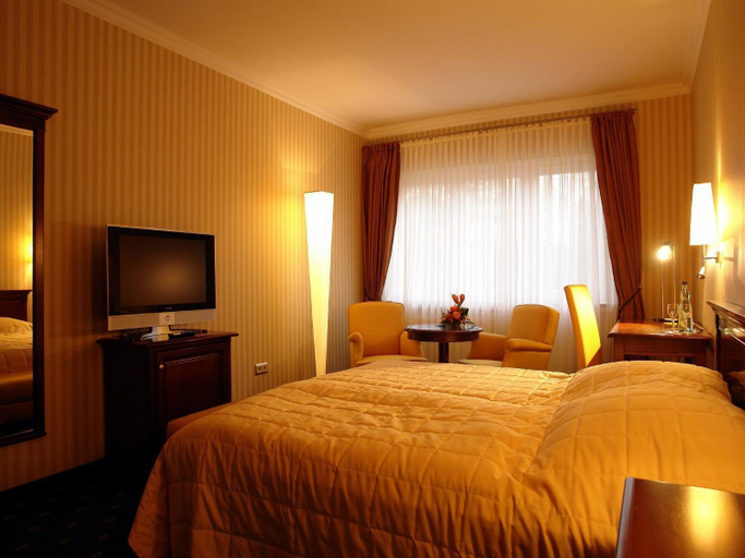 Bedroom 13
