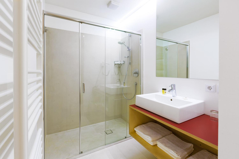 Bathroom 3, Kleinkunsthotel, Bolzano