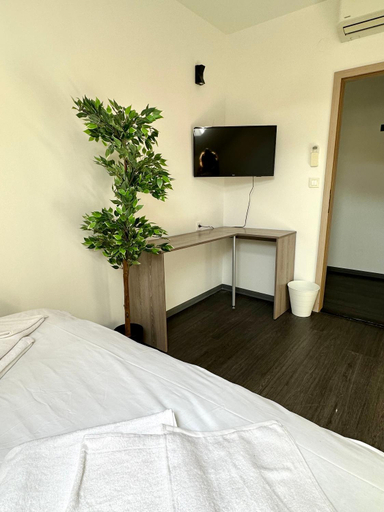 Others 5, KAPTOL Rooms, Zagreb