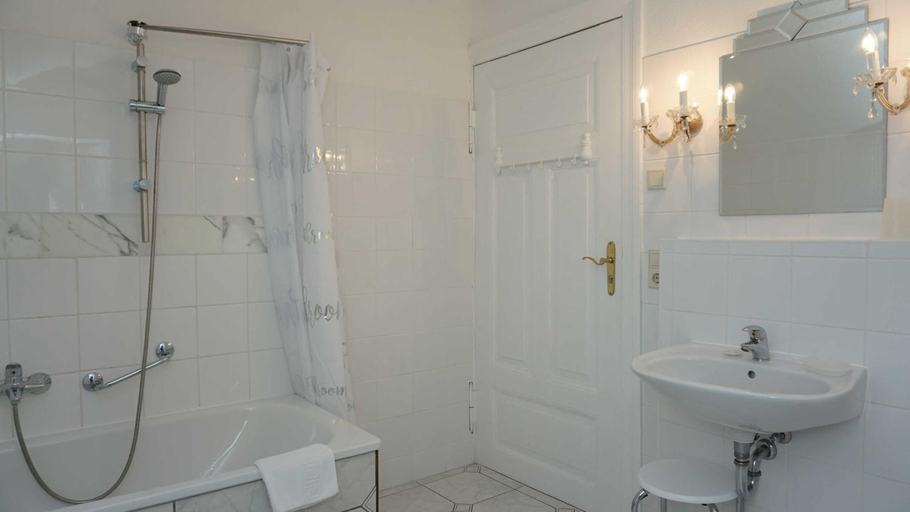 Others 5, Villa Emanuel mit Meerblick, Vorpommern-Greifswald