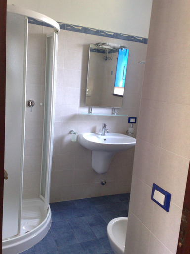 Bathroom 2, Hotel Punta Barone, Messina