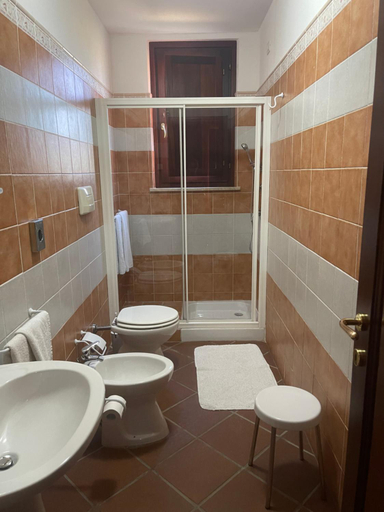 Bathroom, Hotel Su Nuraxi, Medio Campidano