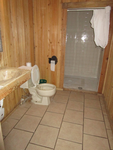 Bathroom 3, Suwannee River Rendezvous, Lafayette