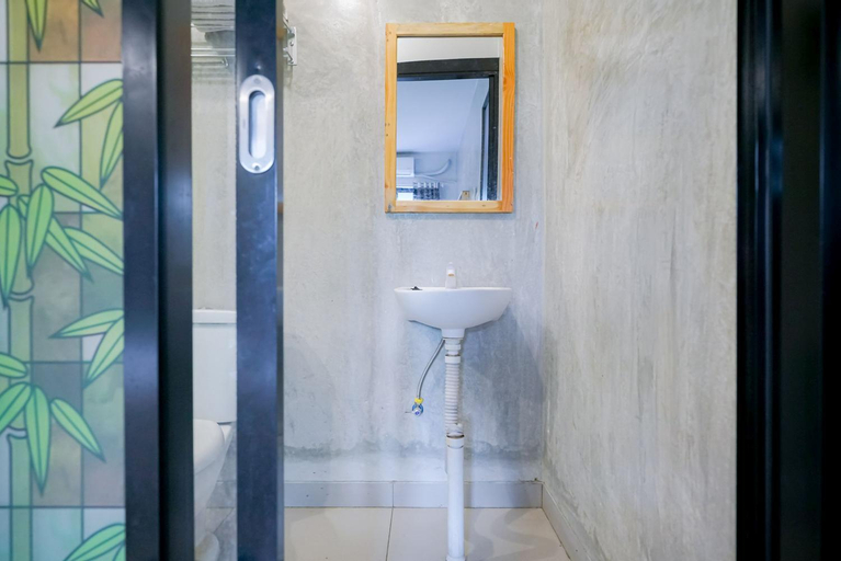 Bathroom 7