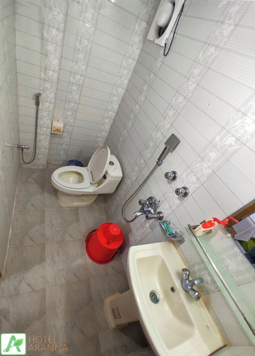 Bathroom, Hotel Aranna Residential Bandarban, Bandarbon