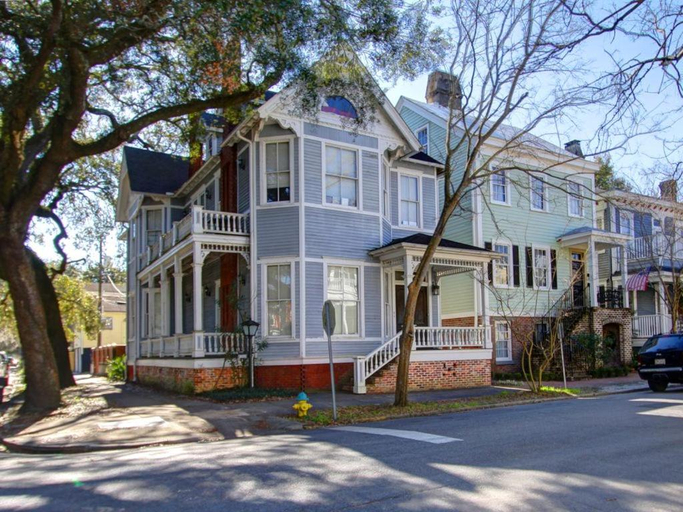 Big Blue House - Near Forsyth Park - Lower Unit, Chatham