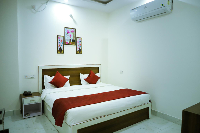 Bedroom 2, HOTEL SRP RISHIKESH, Garhwal