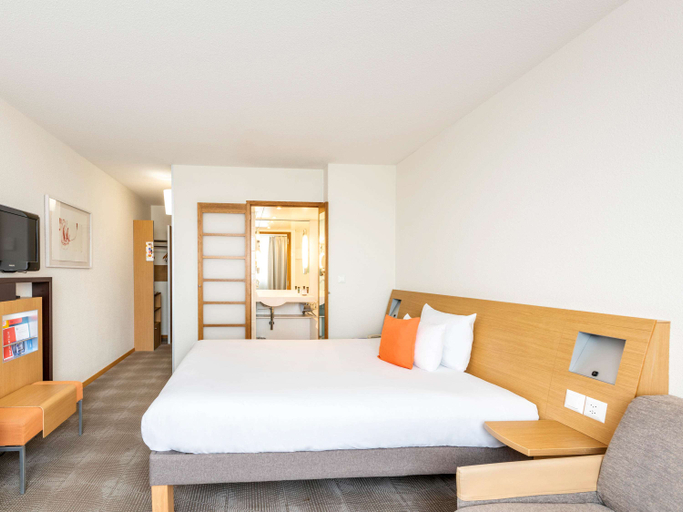 Bedroom 2, Novotel Bern Expo, Bern