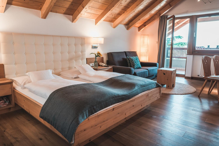 Bedroom 2, Small Hotel Sonne, Bolzano