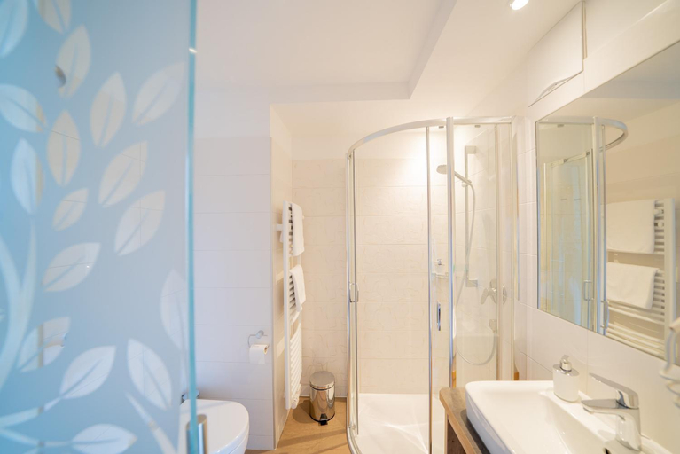 Bathroom 3, Hotel Ortler, Bolzano