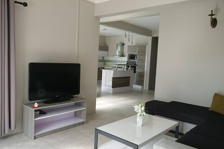 Facilities, Vanz Villa