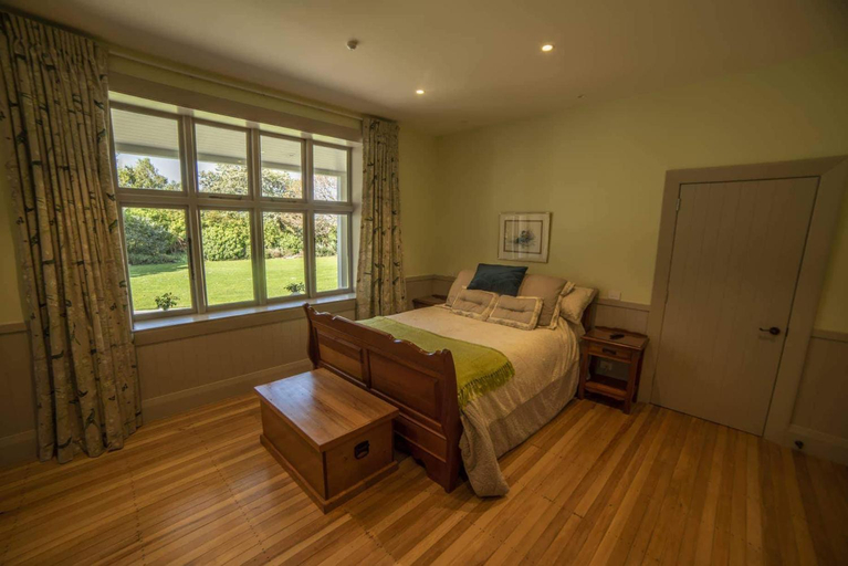 Others 2, Waipara River Estate, Hurunui
