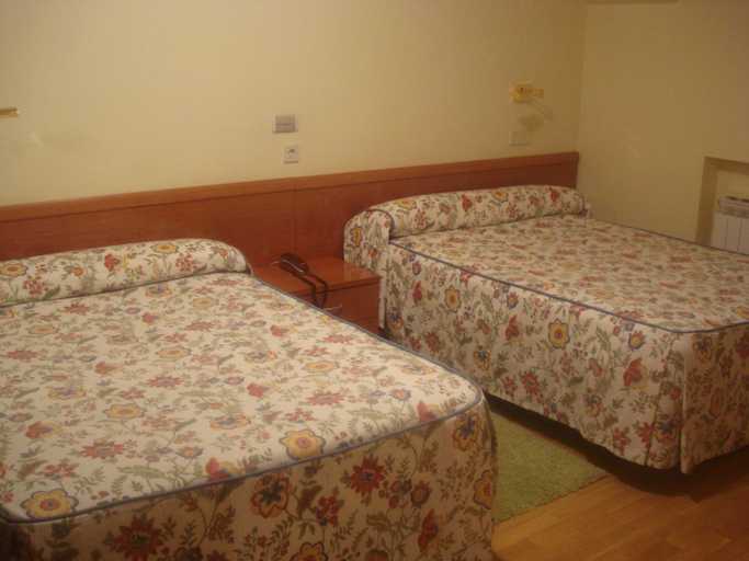 Bedroom 2, Hotel Isabel, Burgos