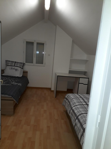 2, Le Pierre CURIE Chez l'habitant, Seine-Saint-Denis