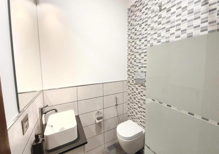 Others 3, Interno 4 - Maselli, Bari