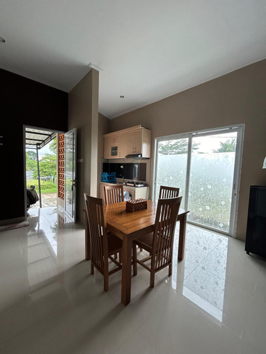 Dining Room 5
