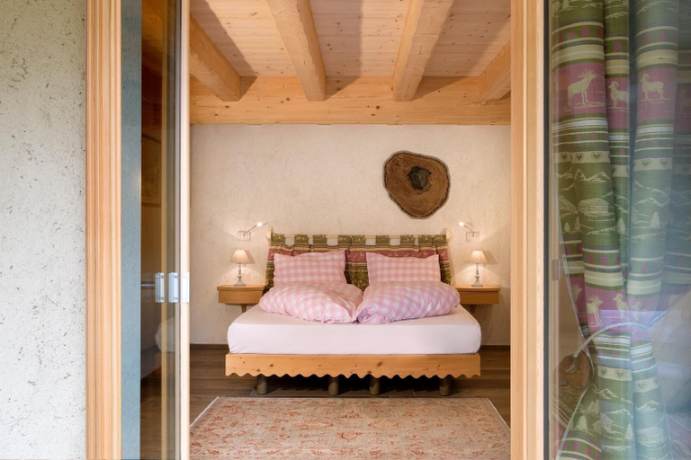Bedroom 2, Bed and breakfast Alchemilla, Aosta