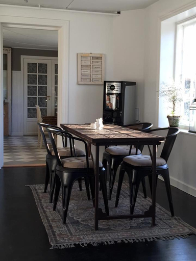 Others 4, Dragondrum Bed & Breakfast, Nyborg