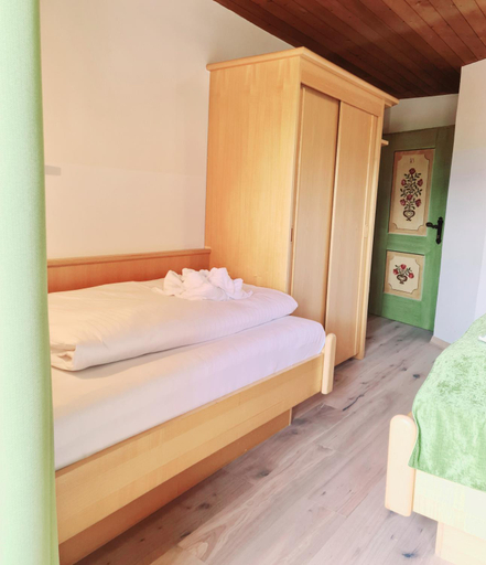 Bedroom 2, Hotel Alpenhof***, Schwaz