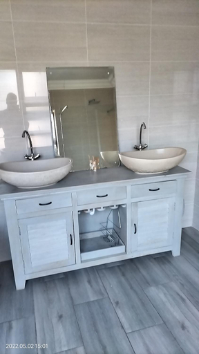 Bathroom, Ikamva Guest House, Fezile Dabi