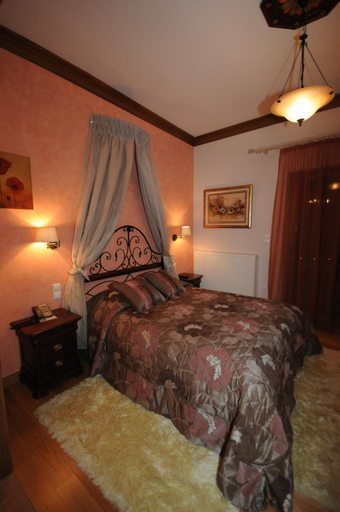 Bedroom 2, Margit Suites Hotel, Central Greece