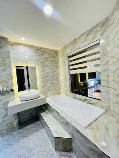 Bathroom 4, Tran Long District 12, District 12