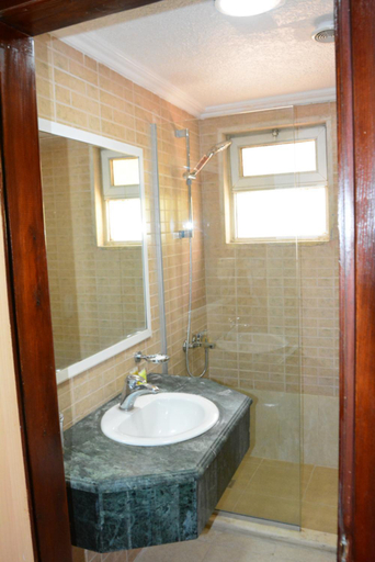 Bathroom 3, Rakeen Hotel, Salt