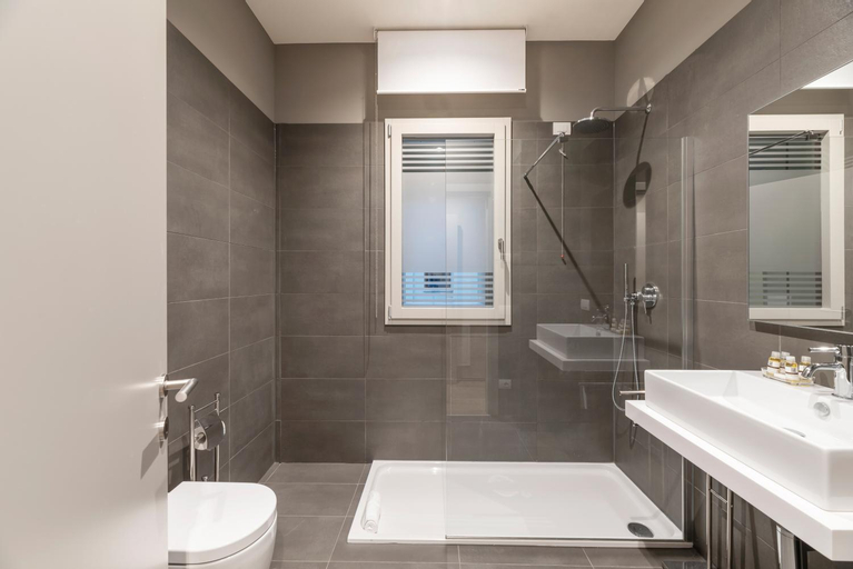 Bathroom 9