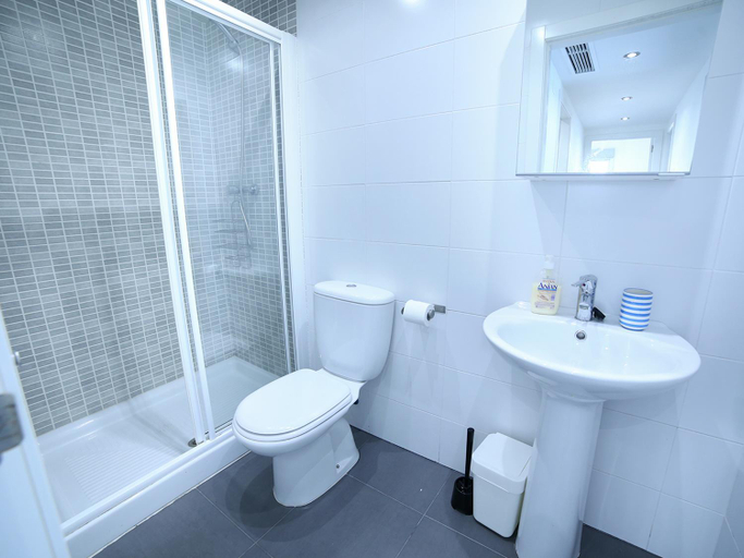 Bathroom 4, La Manga Beach Club Apartments, Murcia