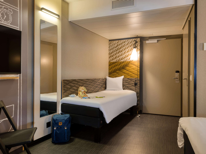 Bedroom 26