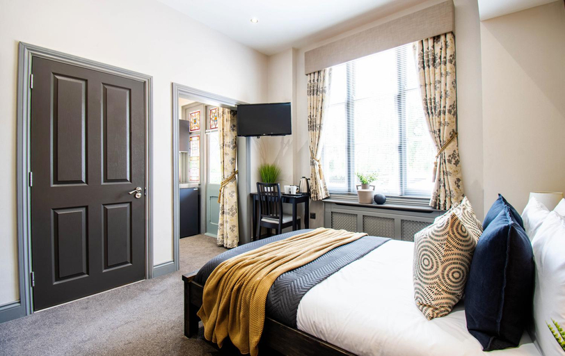 Bedroom 2, Eton House - Self Check-In, Ensuite Rooms & Self-Catering Studios, Somerset