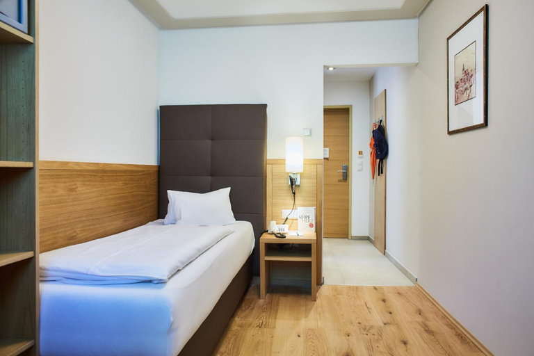 Bedroom 2, Landhotel Wachau - Bed and Breakfast, Melk