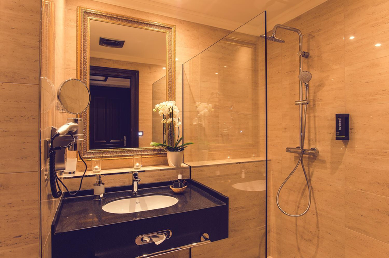 Bathroom 3, Hotel Florian Palace, Jindřichův Hradec