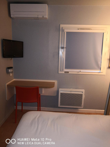 Bedroom, ibis budget Cergy Saint-Christophe, Val-d'Oise