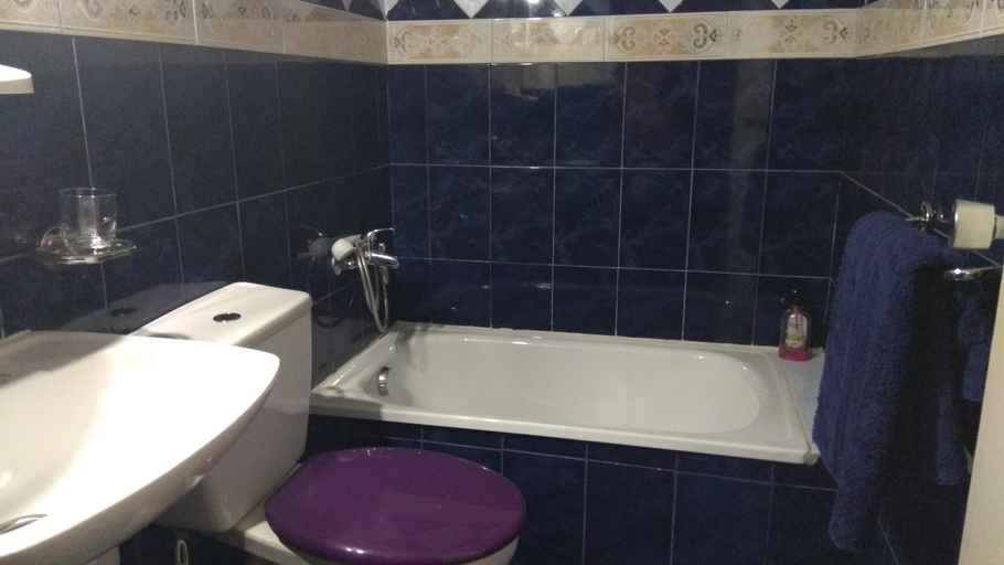 Bathroom 2, Hostal Alameda, Badajoz