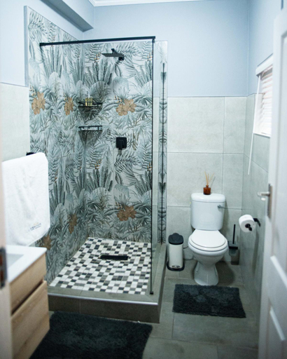 Bathroom 2, Mdumela Stays 2 Bedroom Modern City Apartment, Umgungundlovu