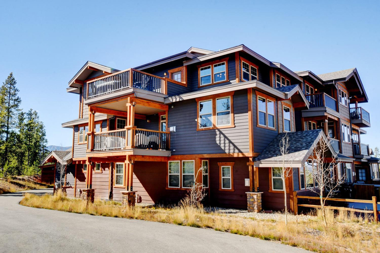 New Luxury Condo G-301 I Hot Tub I Great Views I Best Price I FREE Adventures Daily, Grand