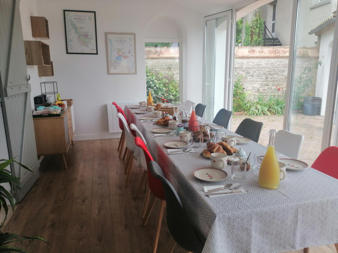 Food & Drinks, "Les Peyres", Gironde