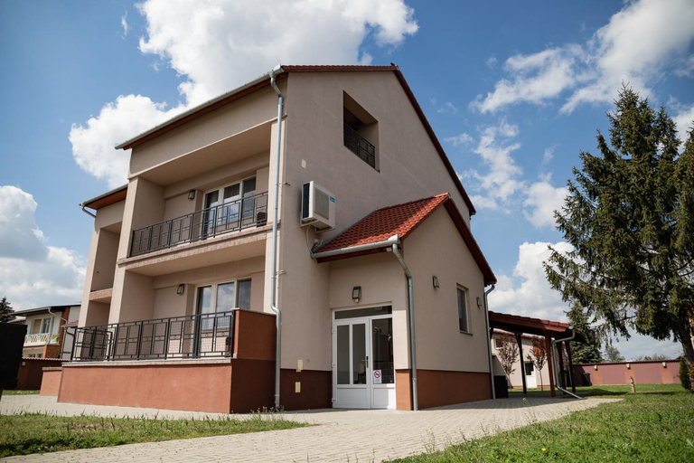 Others 5, Farkas Villa, Mórahalm