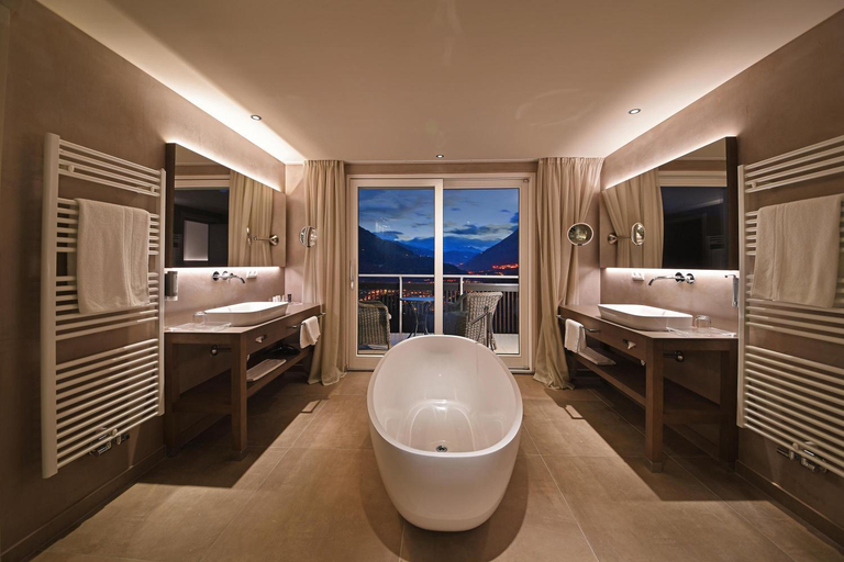 Bathroom 2, Hotel Patrizia, Bolzano