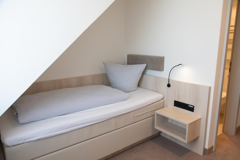 Bedroom 12