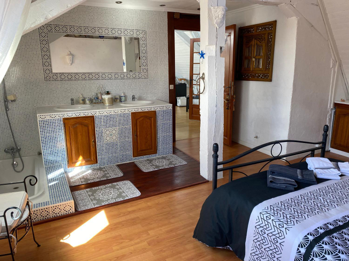 Bedroom 2, Loft de Lancelot City Center, Yonne