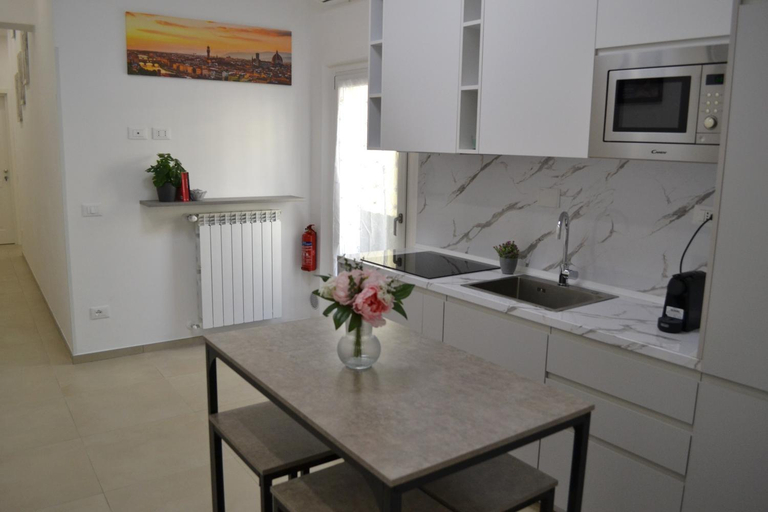 Others 5, Dion Guest House, Florence