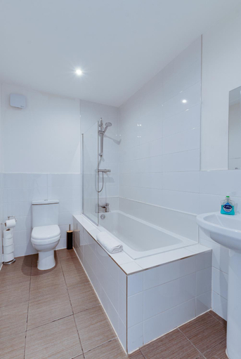 Bathroom 2, Duke Street Aparthotel, Sefton